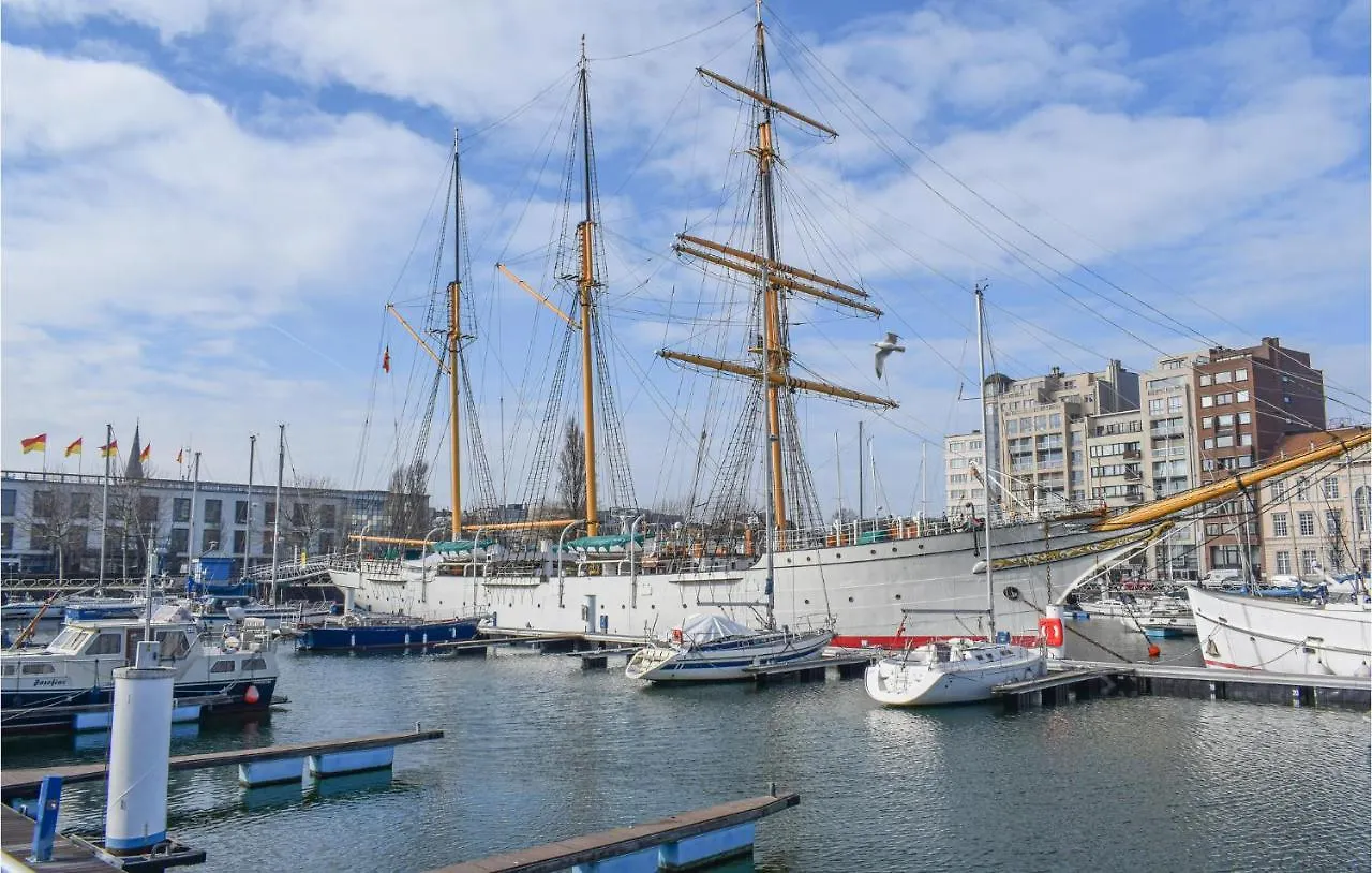 Amazing Apartment In Oostende With House Sea View  אוסטנדה